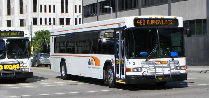 MVTA Gillig Advantage 4943